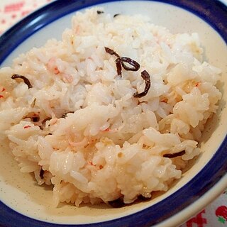 胡麻油香る　かにかまと塩昆布のチャーハン♬